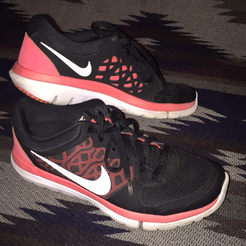 NIKE flex fitsole running shoes!